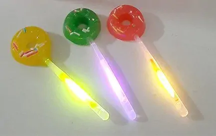 Ovocné lízátko HEARTS LOLLIPOP - 10 g - se svítící TYČKOU (balení 30 ks) - VÝPRODEJ !!! DMT: 8/2025