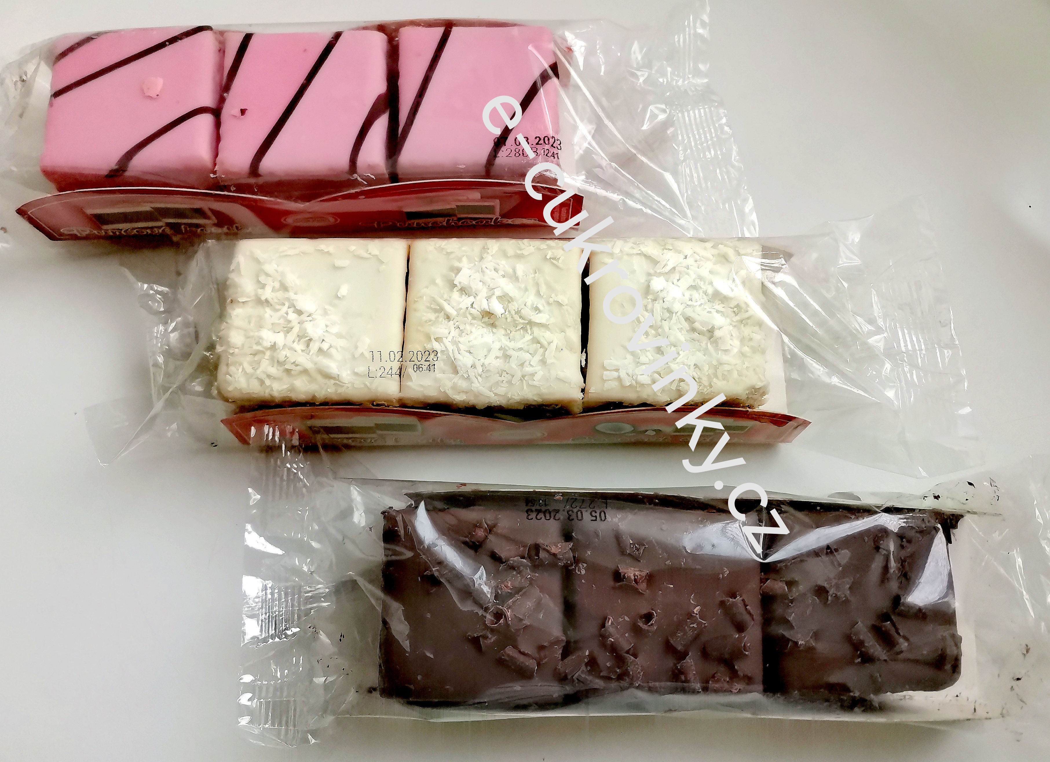 Kokosový dezert GODFEIN 270 g - kokosové kostky
