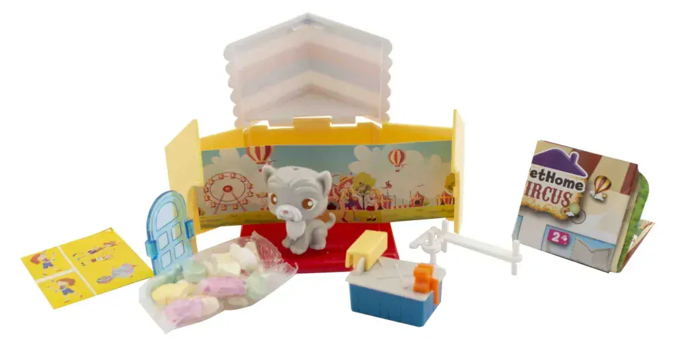 Hračka PET HOME CIRCUS 10 g - Domeček se zvířátkem a bonbónky