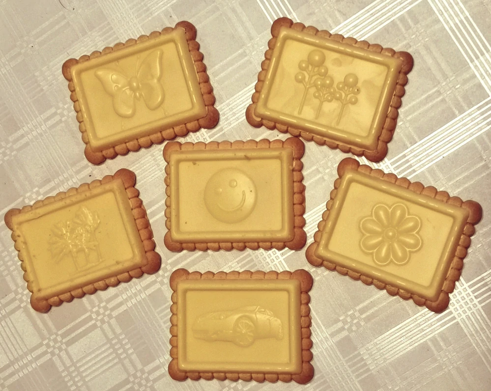 Francouzské máslové sušenky CARREFOUR 150 g s bílou čokoládou