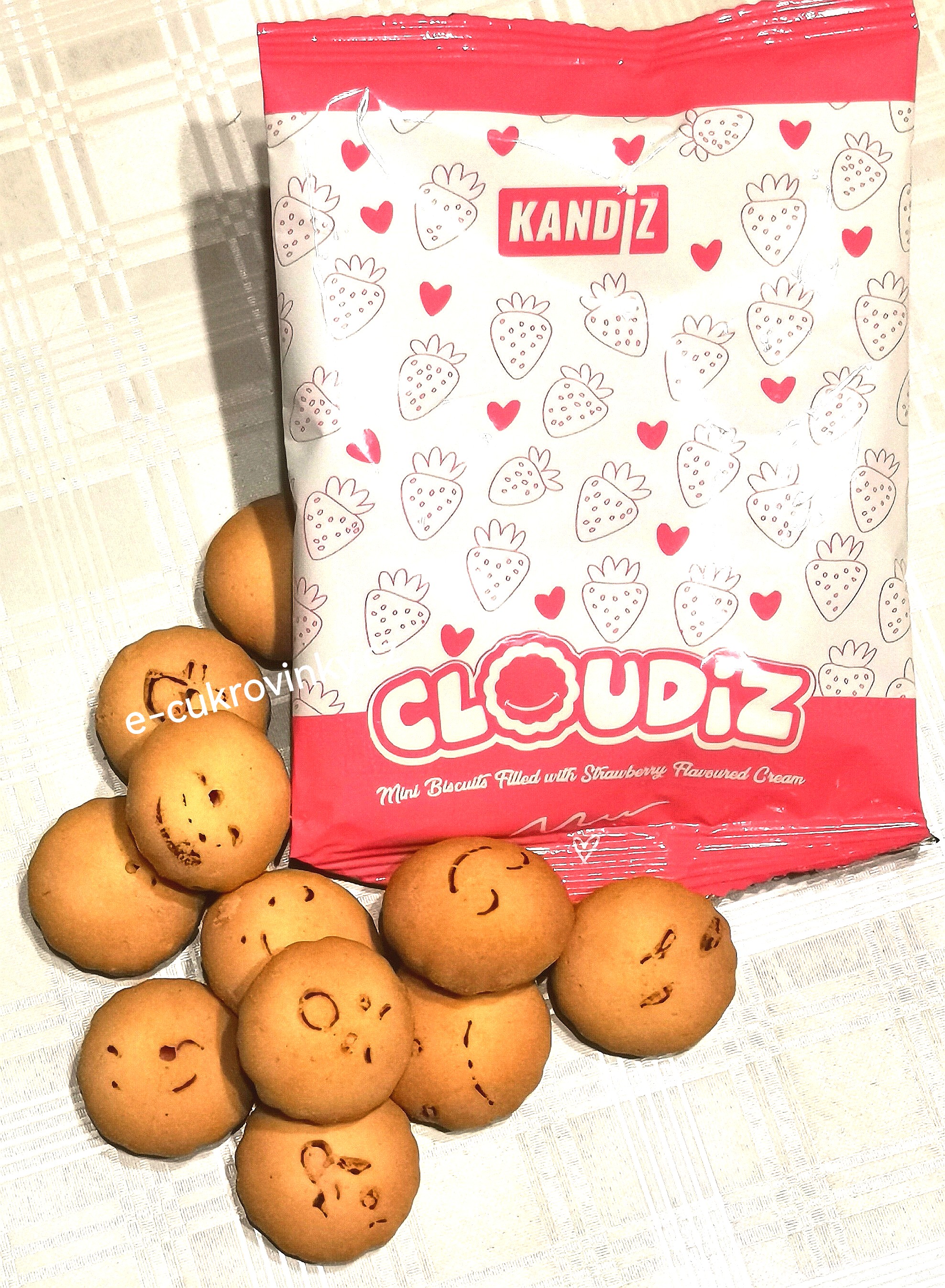 Mini sušenky CLOUDIZ 30 g PAW PATROL s jahodovým krémem