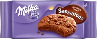 Sušenky MILKA Cookie Sensations 156 g - kakaové s čokoládovou náplní
